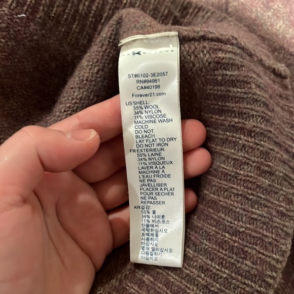 Purple vintage sweater. - Picture 4 of 4